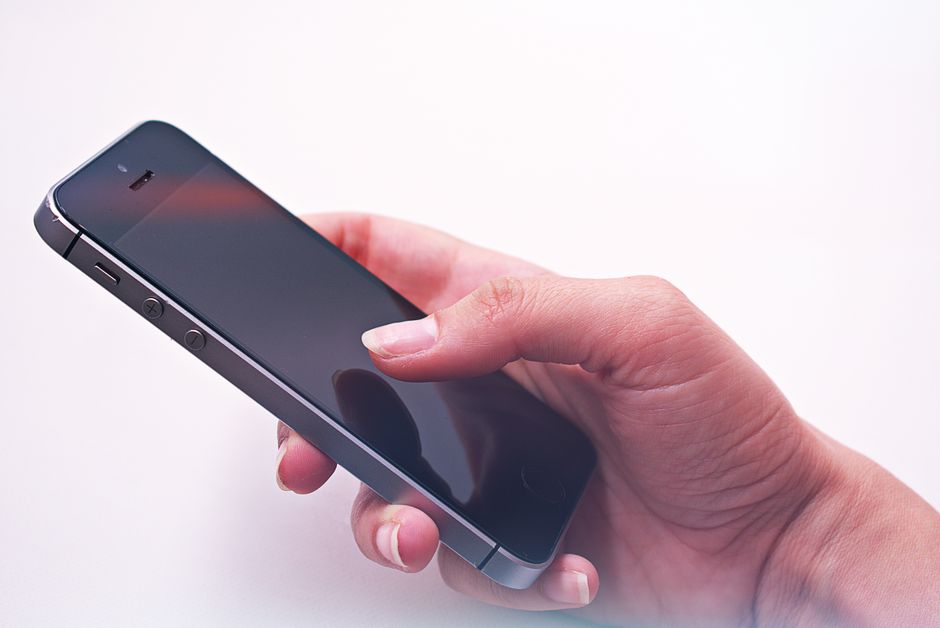 How to Find My iPhone on a PC and a Mobile Phone Login